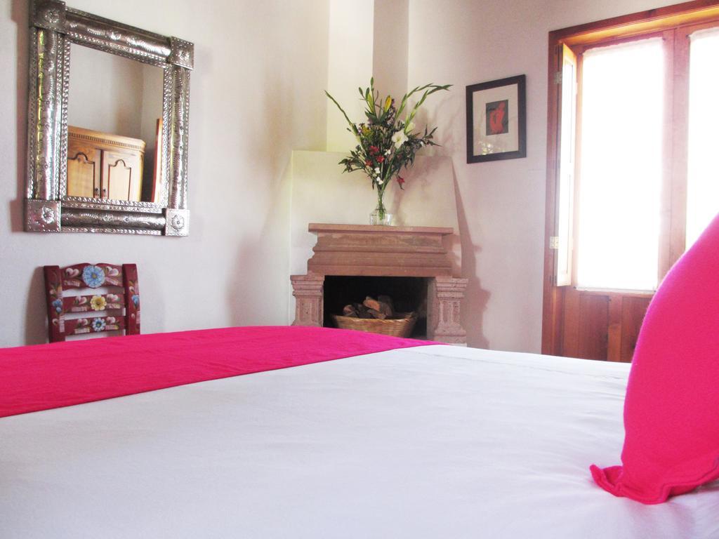 Hotel Estancia De La Era B&B Pátzcuaro Екстериор снимка